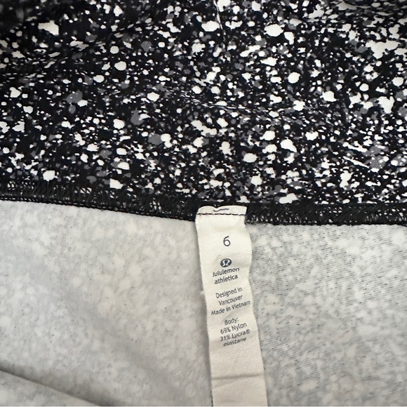 Lululemon Women’s Athelica Black Midi Rise Leggings Size 6 - Picture 4 of 12